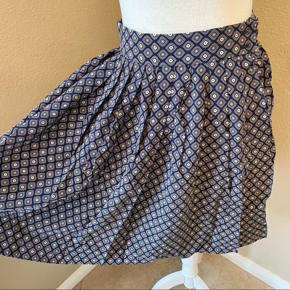 Burberry | Vintage Pleated Blue Retro Skirt - Picture 2 of 5